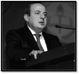 adam, kişi, takım, siyah içeren bir resimAçıklama otomatik olarak oluşturuldu